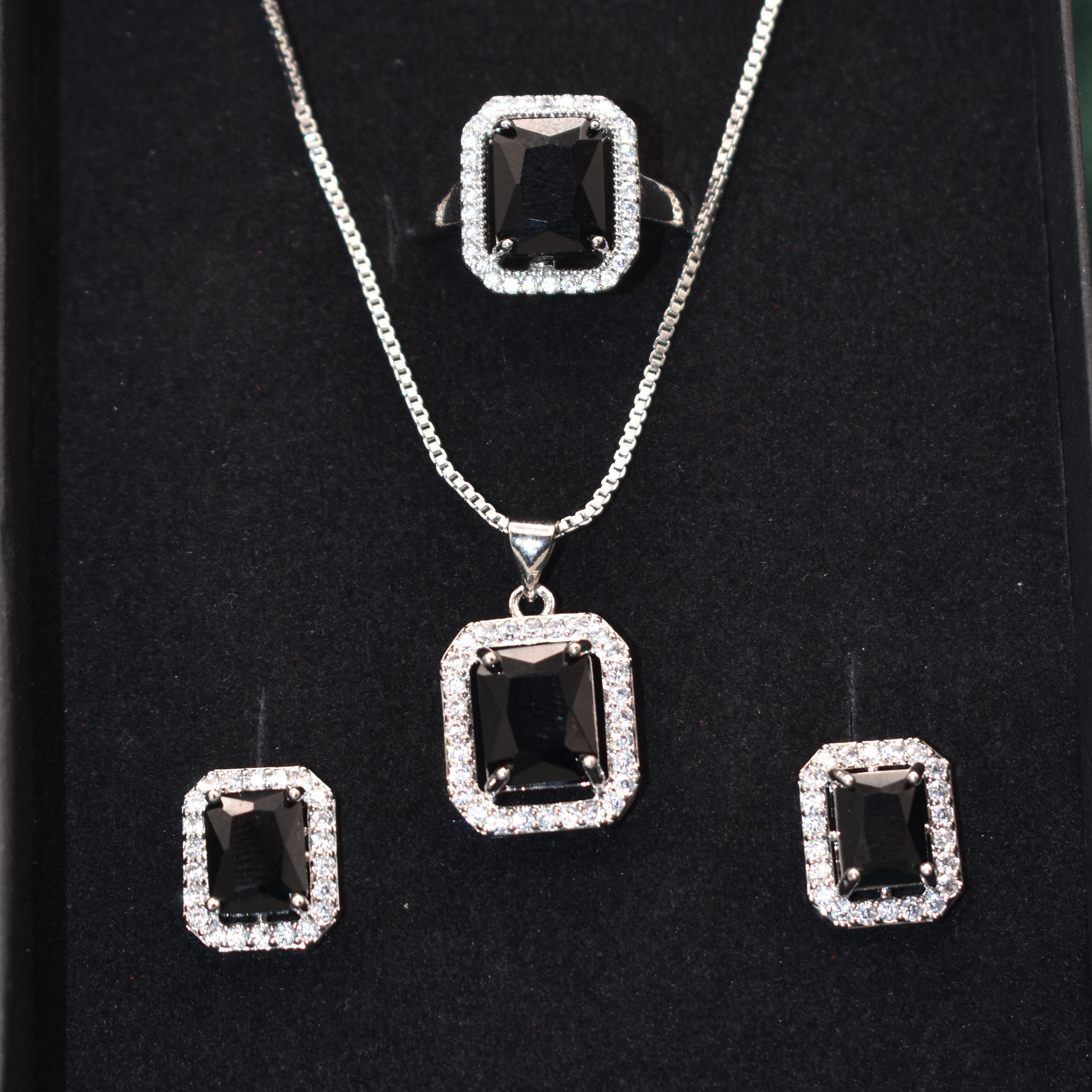Luxurious  Black Zirconia Necklace Set with Ring and Earrings