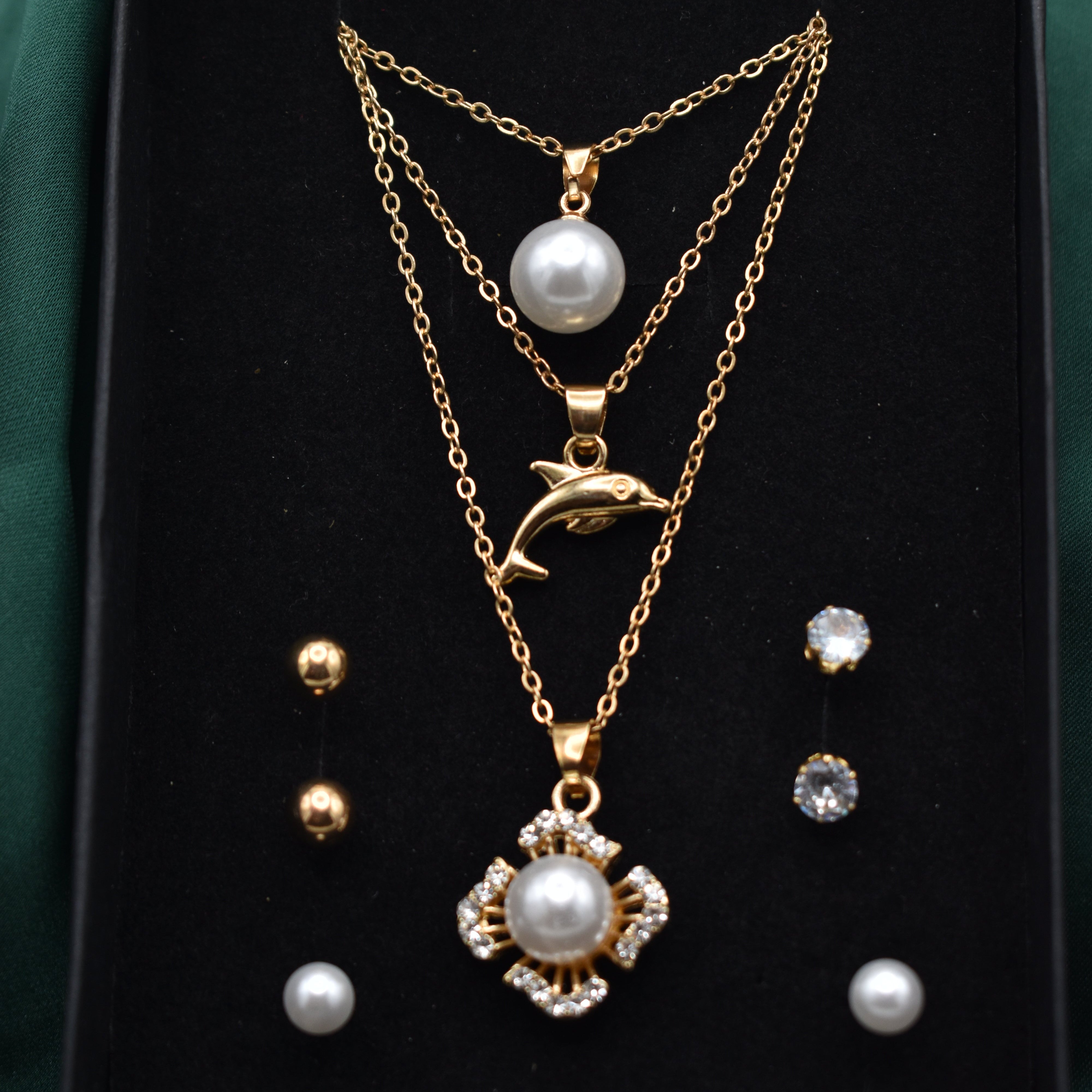 Pack of 6  Golden Necklace and Earring Sets – Stylish Jewelry Collection