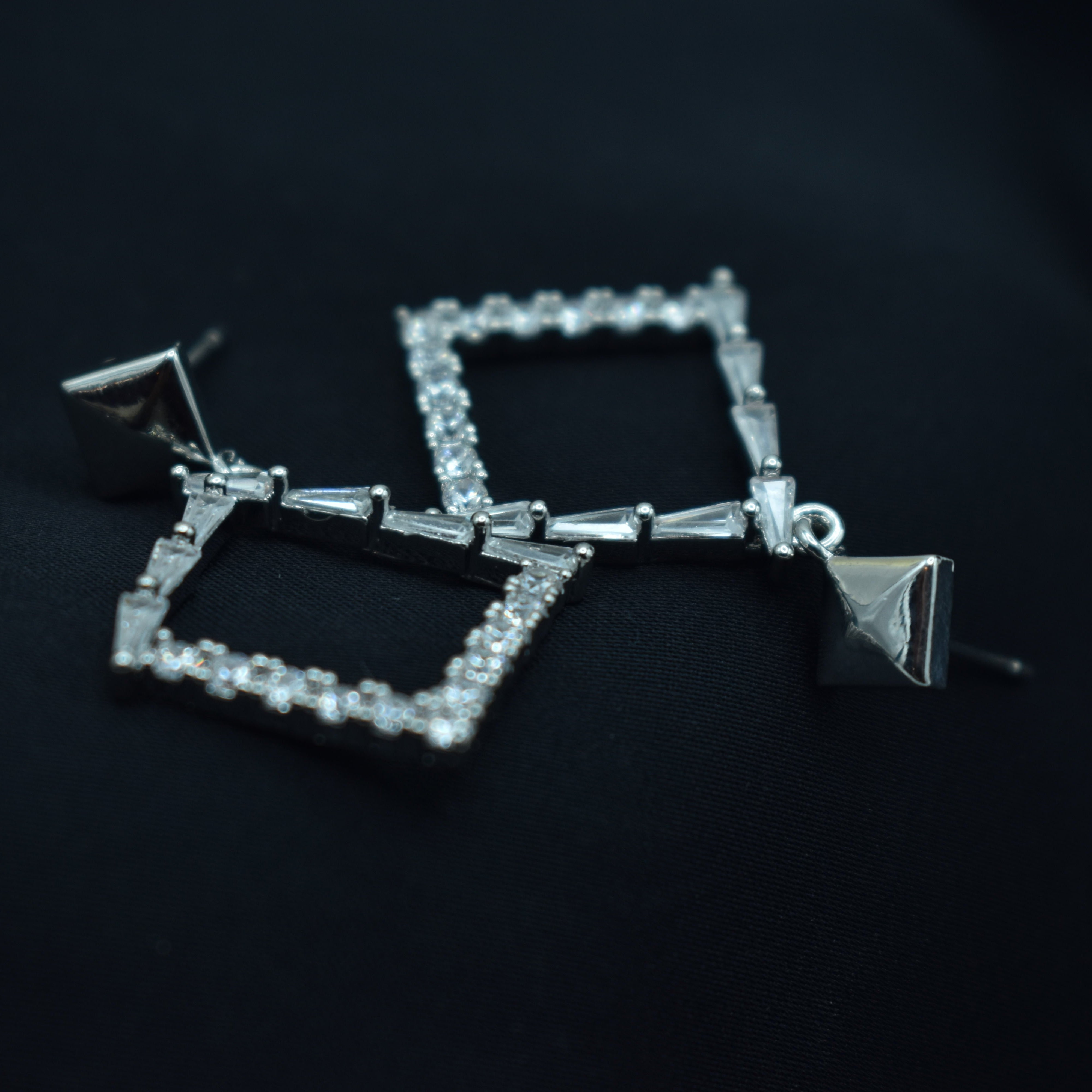 Square Earrings with Square-Cut Zircon Stone – Elegant Jewelry