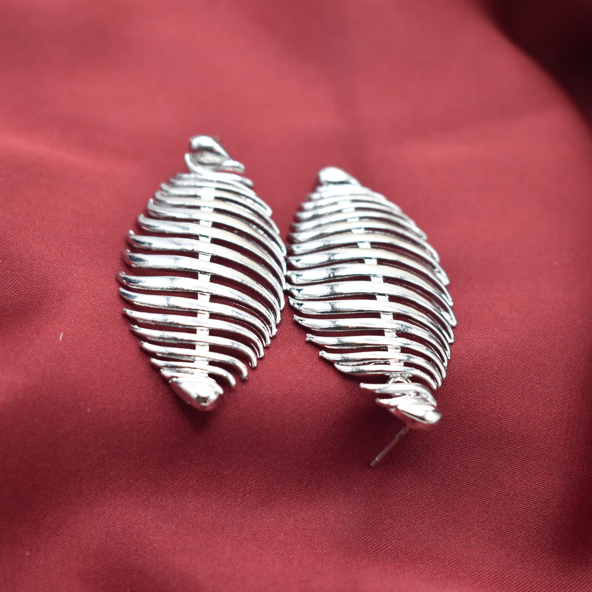 Silver-Plated Leaf Design Western Earrings – Chic & Timeless