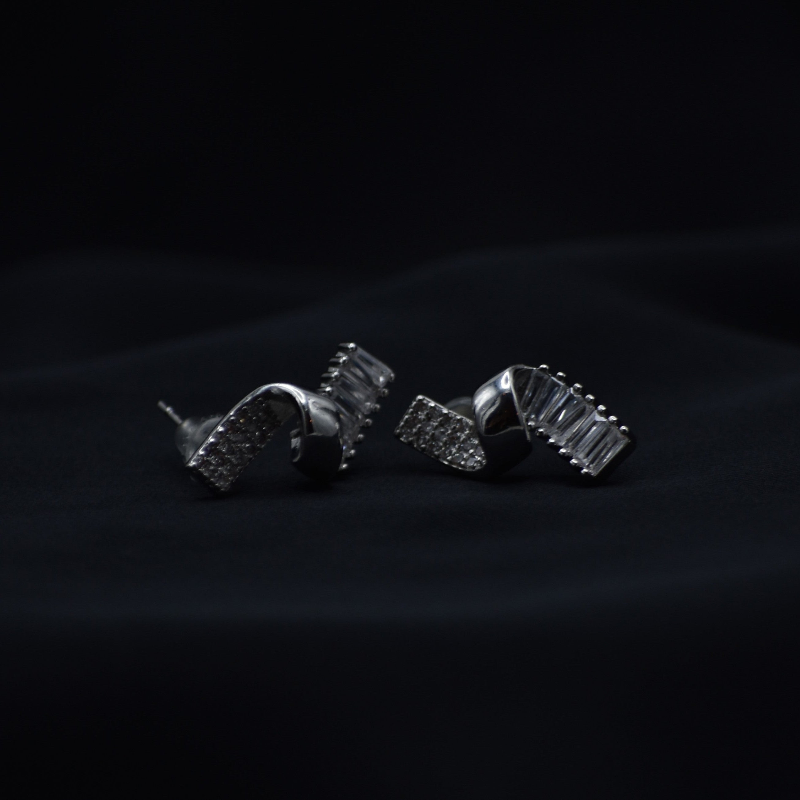 High-Quality Zircon Earrings – Stylish Daily Wear Jewelry