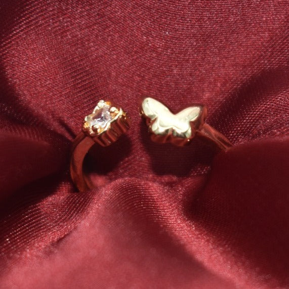 Luxury Zircon Wave Ring – Elegant Butterfly Design